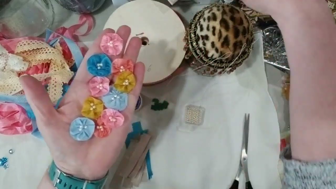Junk Journals DIY TUTORIAL Easy handmade Flower Embellishments using seam binding & finger technique