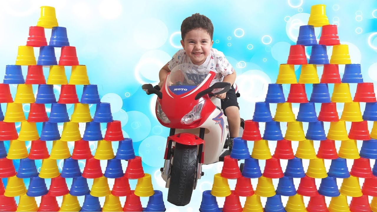 Renkli Bardaklarla Kule Yıkma Challenge Yaptık | Çocuk Videoları