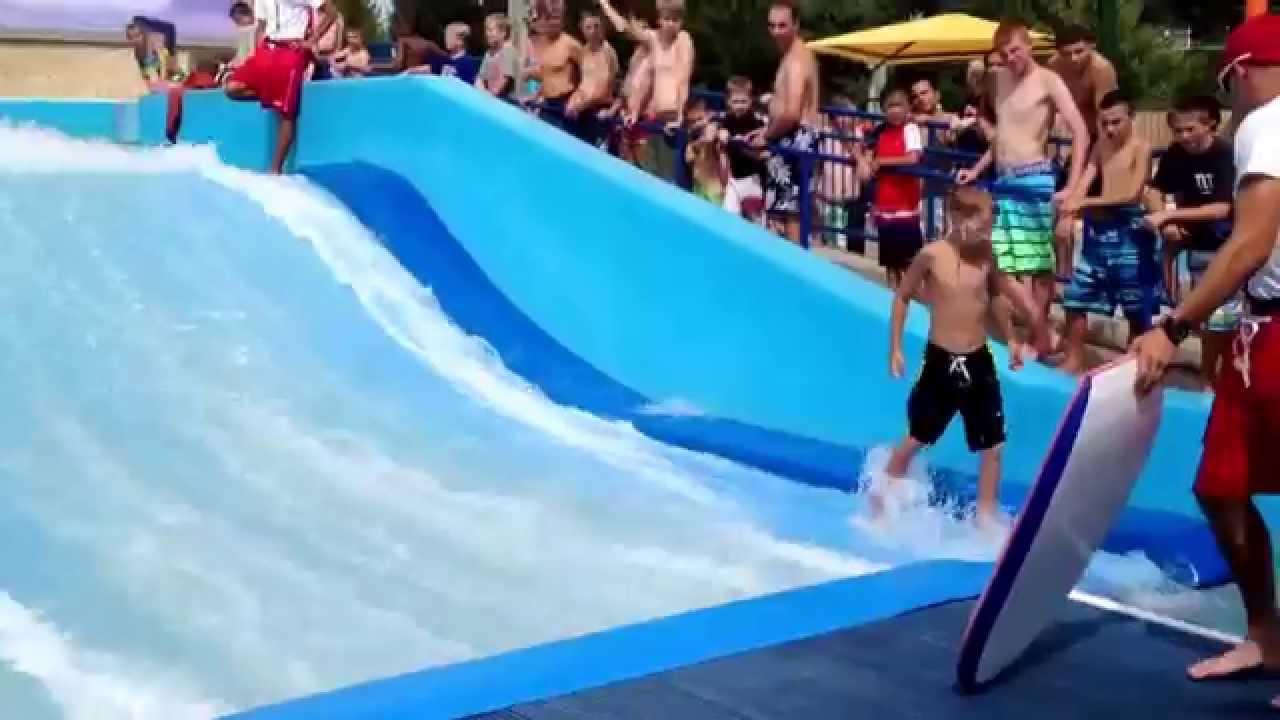 Surfing ride in Hersey Park