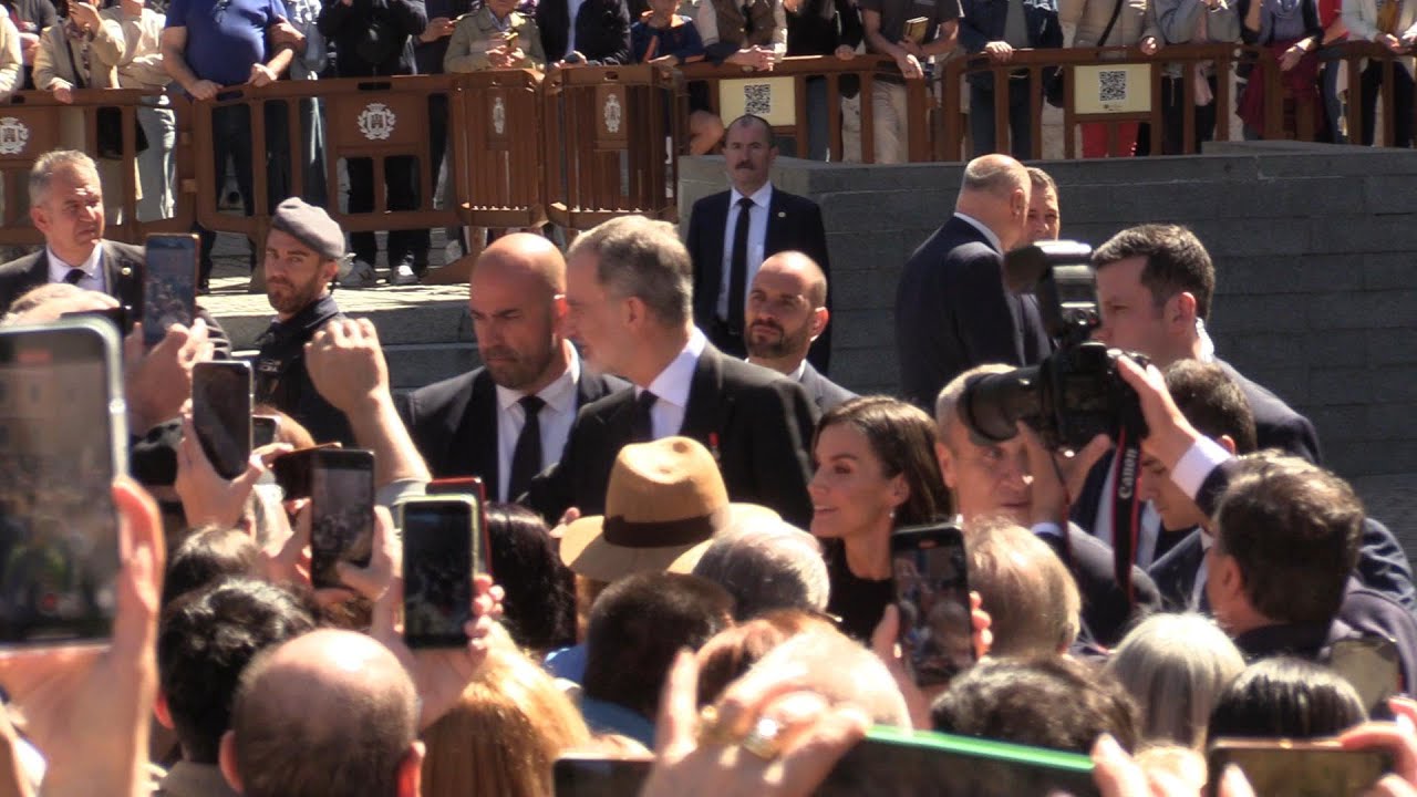 Llegada de los Reyes y autoridades al Premio Cervantes en Alcalá de Henares