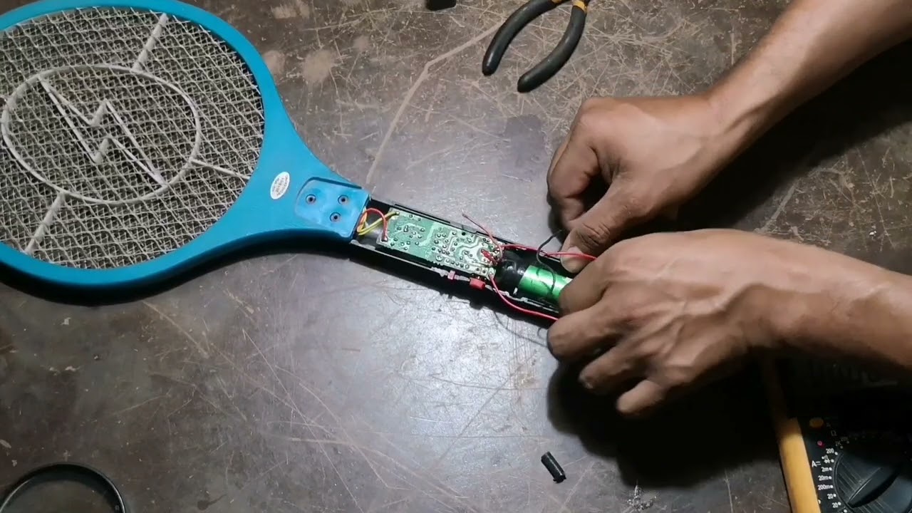 Adaptando batería a Raqueta mata zancudos, se descarga muy rápido.
