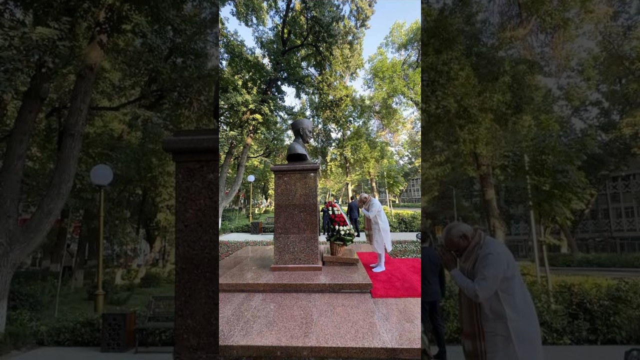 PM Modi offers floral tribute at Shastri Memorial in #tashkent Uzbekistan | #shorts