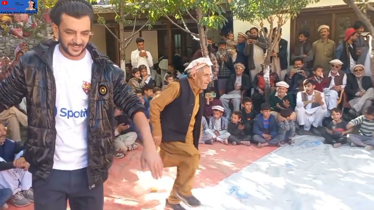 Barwazi chuinj program.. Ashfaq ostaz shuja ostaz and Amir hussion ostaz.  Chitrali music 