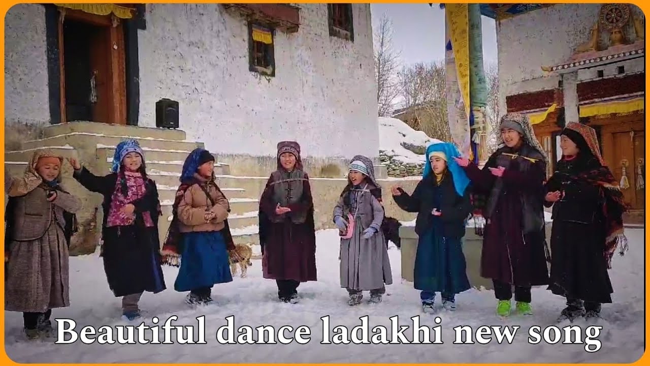 watch these Beautiful dance by these Little cuties 🙀 .