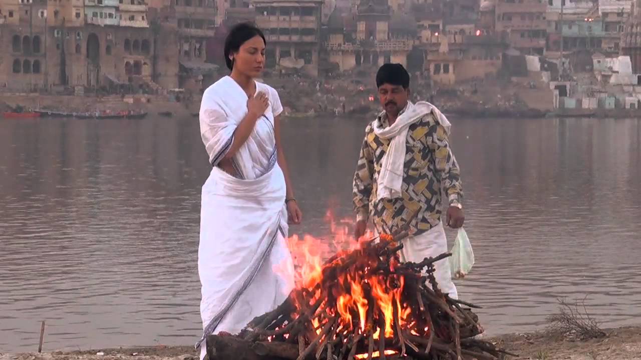 ESRA INAL • FREEDOM PUJA on the Holy Ganges