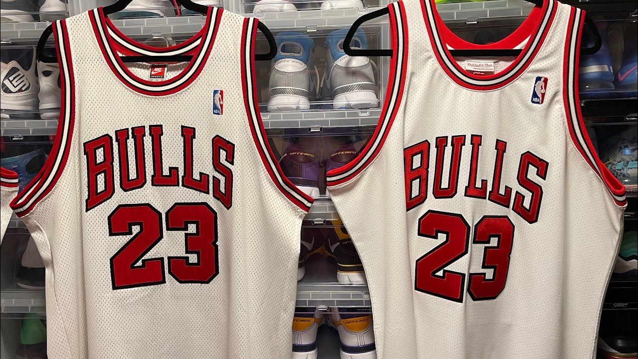 Оригинальная футболка Майкла Джордана Nike 1998 года против Mitchell & Ness 97-98