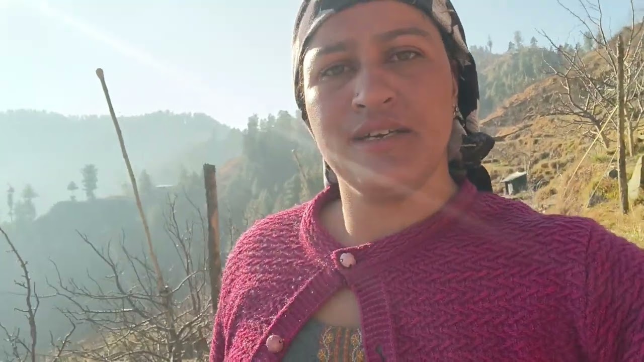 आज किया हम ने पुरे दिन  मिट्टी  भरने का काम।  और आज आये थे हमारे  साथ नेपाली काम में 