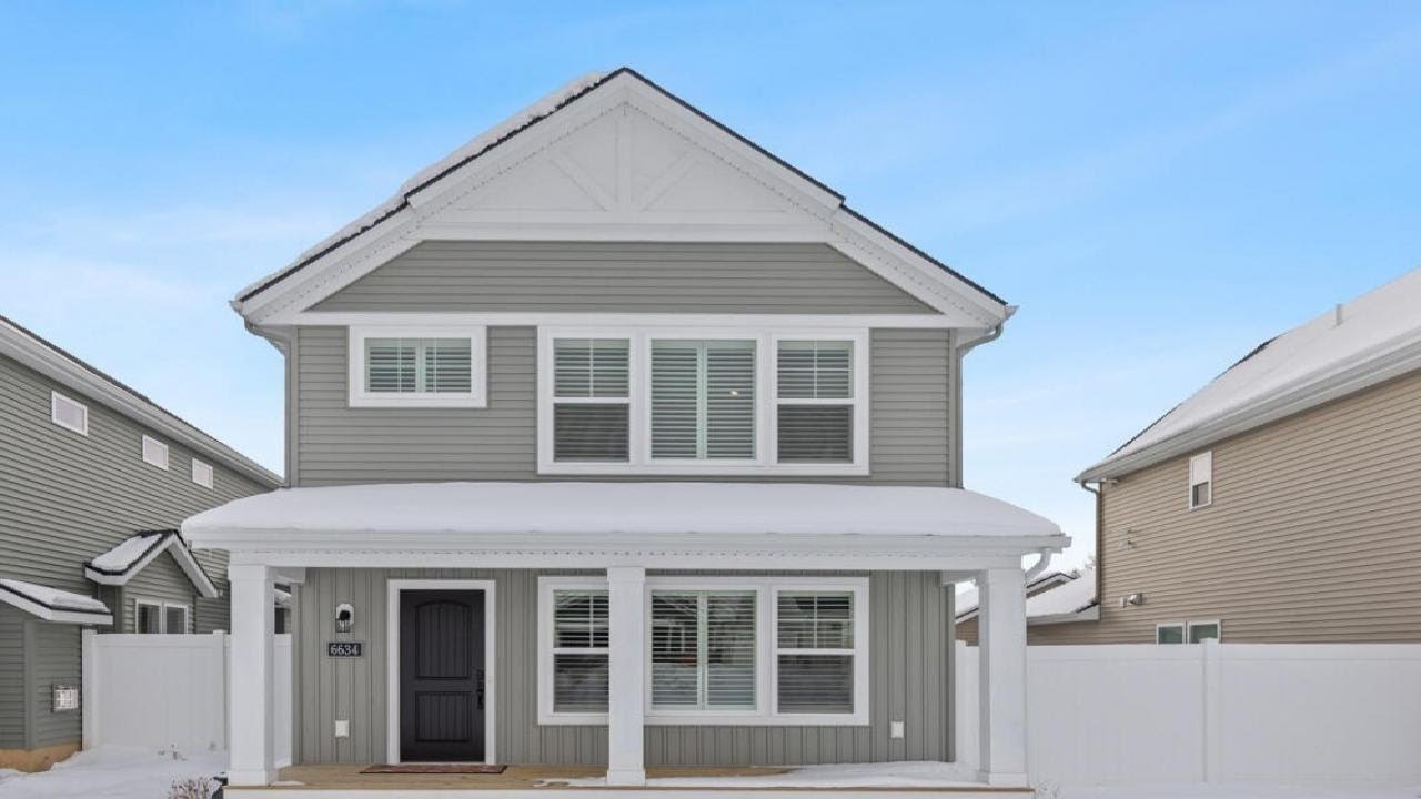 6634 N Square Lane, Rockford, MI Presented by The Tracie Rich Team.