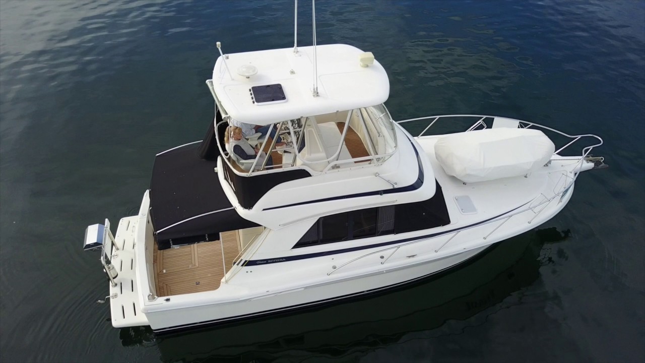 Riviera 34 Flybridge cruiser - Walkthrough