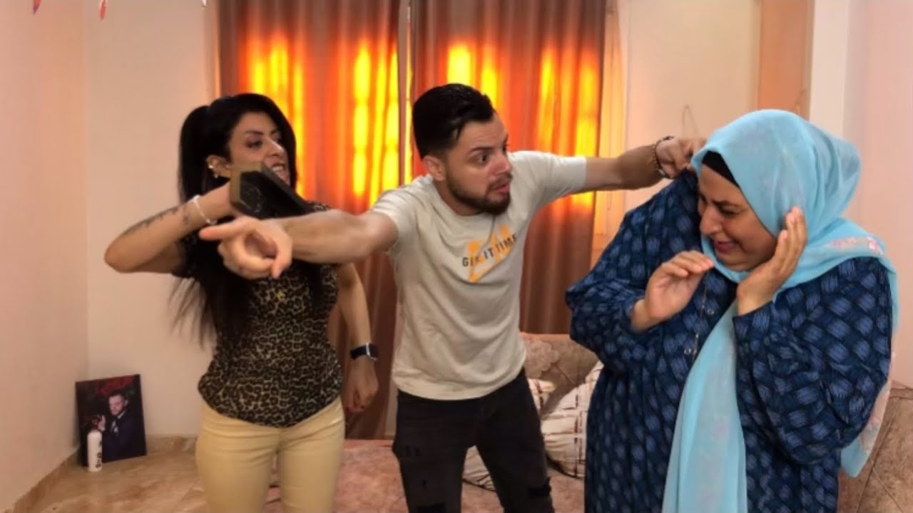 طرد أمه وضربها بالقلم عشان يرضي زوجته - شوف حصل ايه في النهايه !