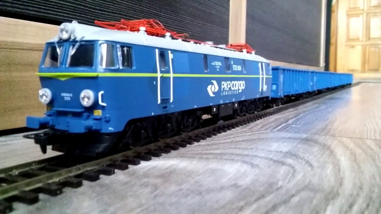 ET22-854 Piko z dekoderem jazdy i dźwieku ESU LokSound V4.0 PluX 22-pin