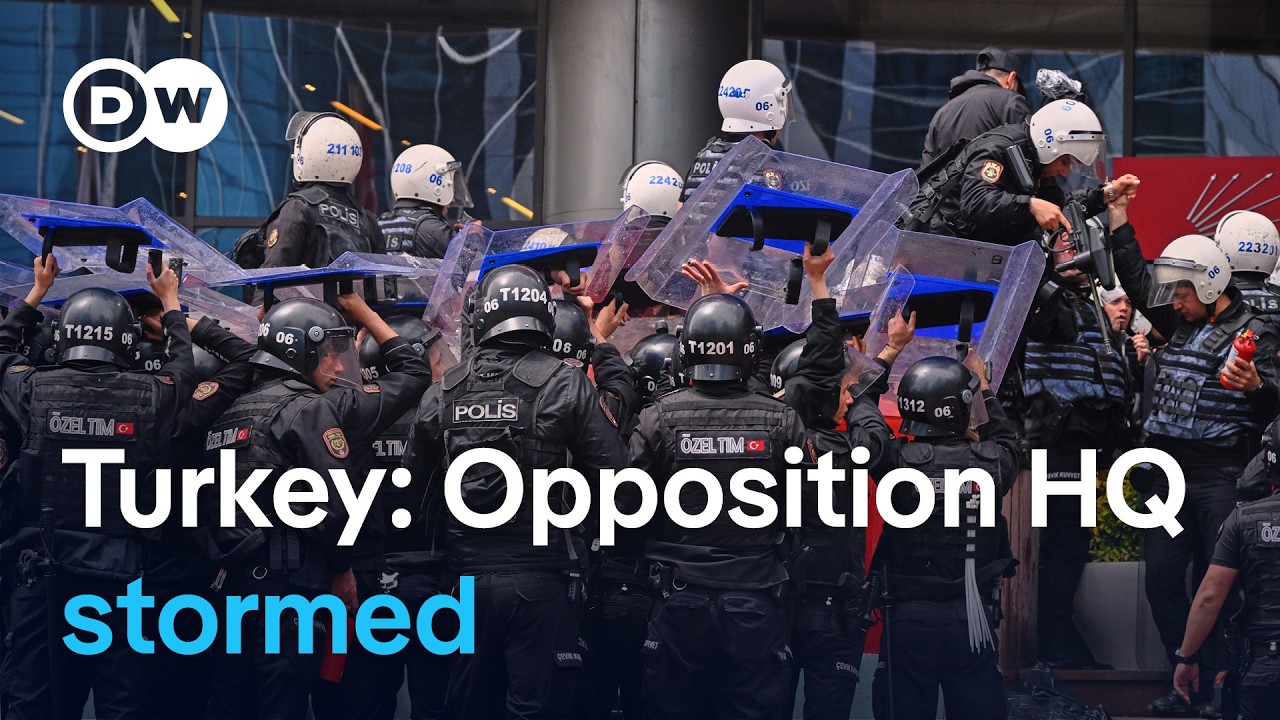Turkish police storm opposition CHP party HQ amid power struggle | DW News