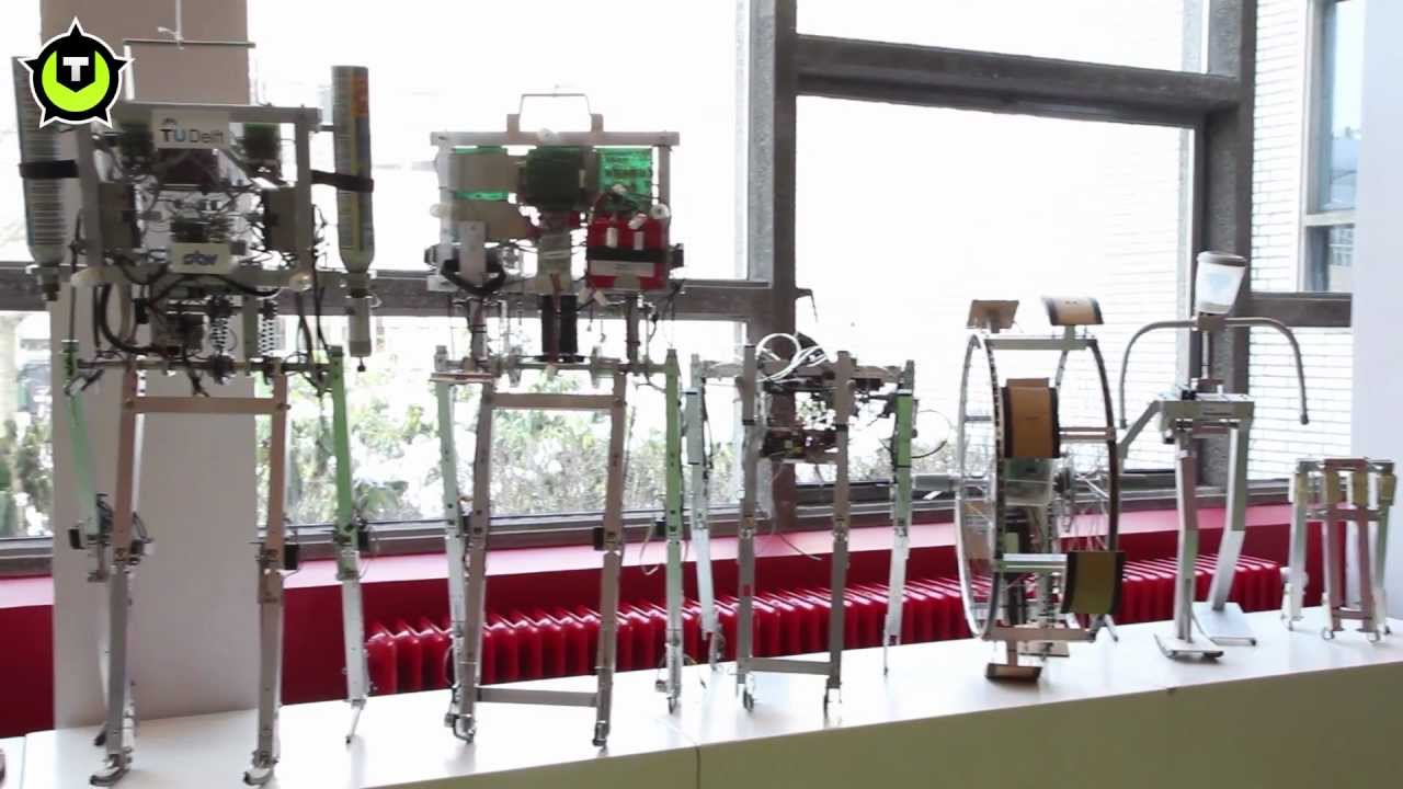 Videoreport: Robots leren zelf lopen op de TU Delft