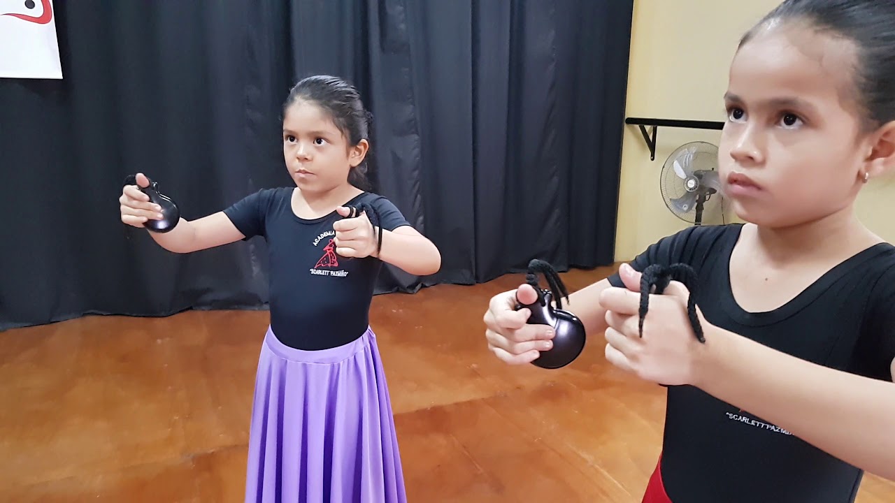 ACADEMIA DE ARTE SCARLETT PAZMI&Ntilde;O - NI&Ntilde;AS Y CASTA&Ntilde;UELAS