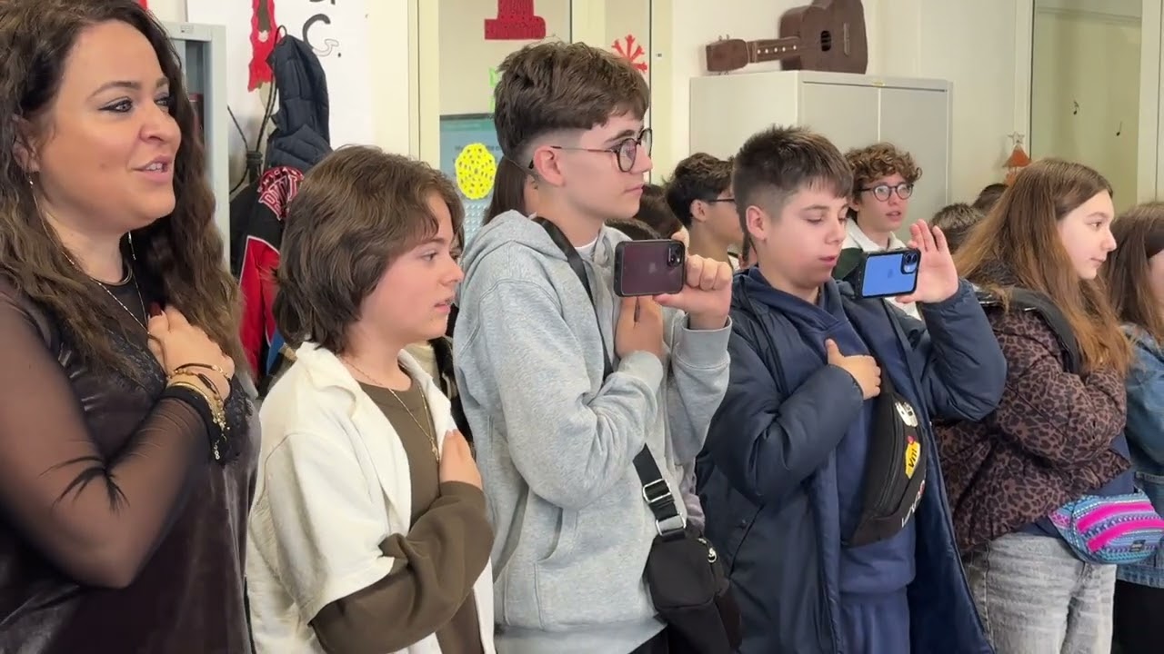 Romanian students at IC Soverato 1. 02/12/2025, the Great welcoming and music!