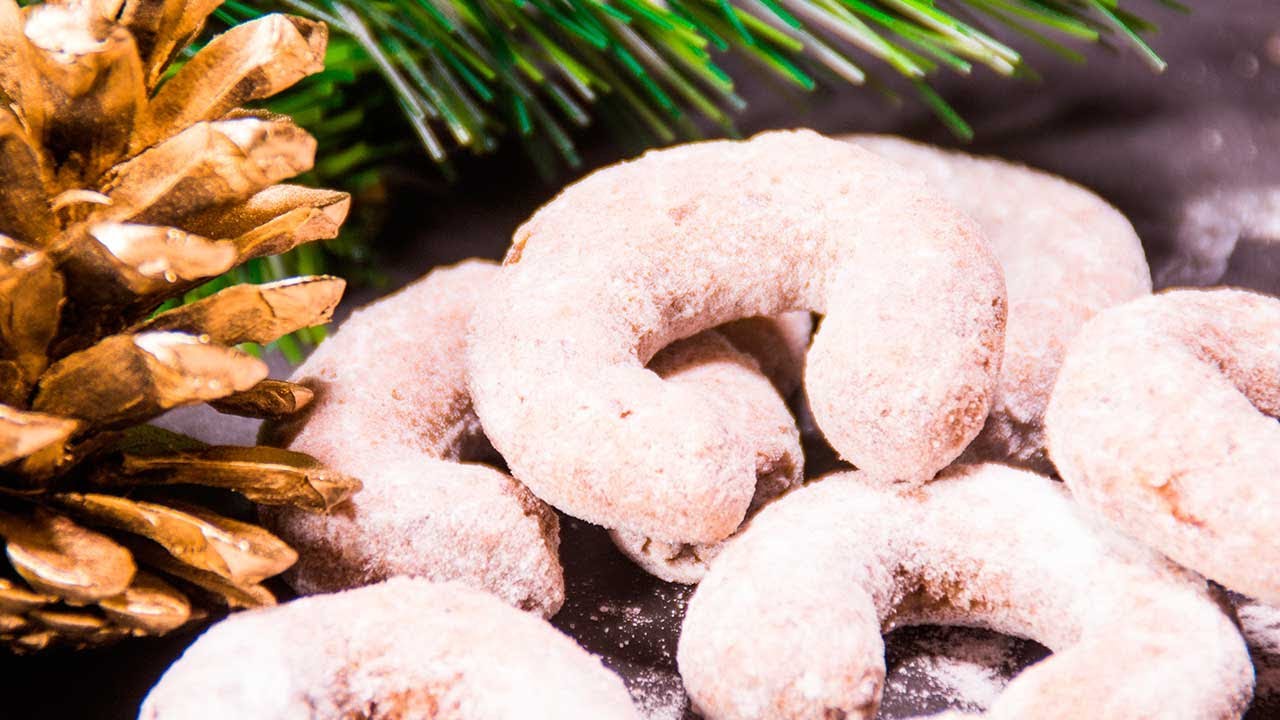 The Most Delicious GUILT-FREE Christmas Cookies! 😇🌙 Vegan Vanilla Crescents Recipe without Butter!