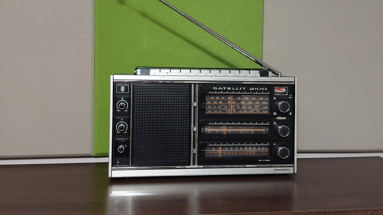 ..ще один Grundig Satellit 2100