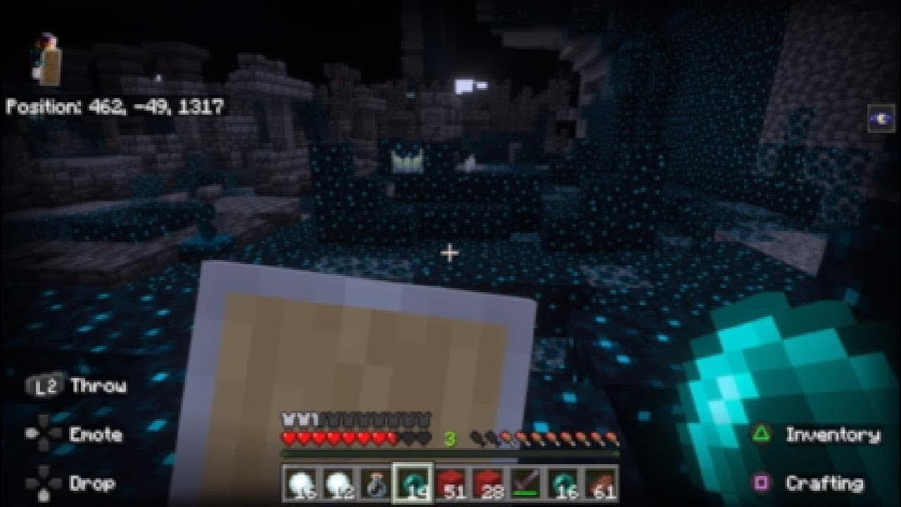 Looting deep dark with no weapon’s and armour! #minecraft #minecraftwarden #warden #biomes 
