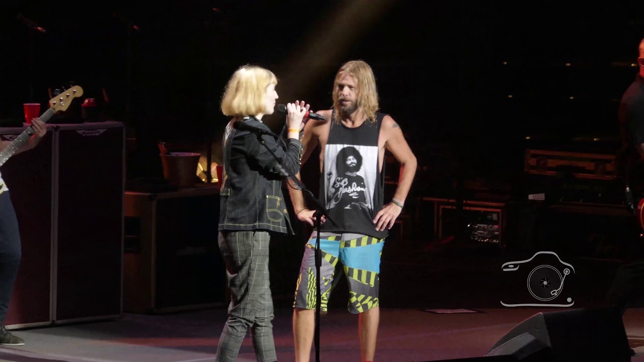 Foo Fighers at Rogers Arena: Under Pressure (feat. Madi Duncan)