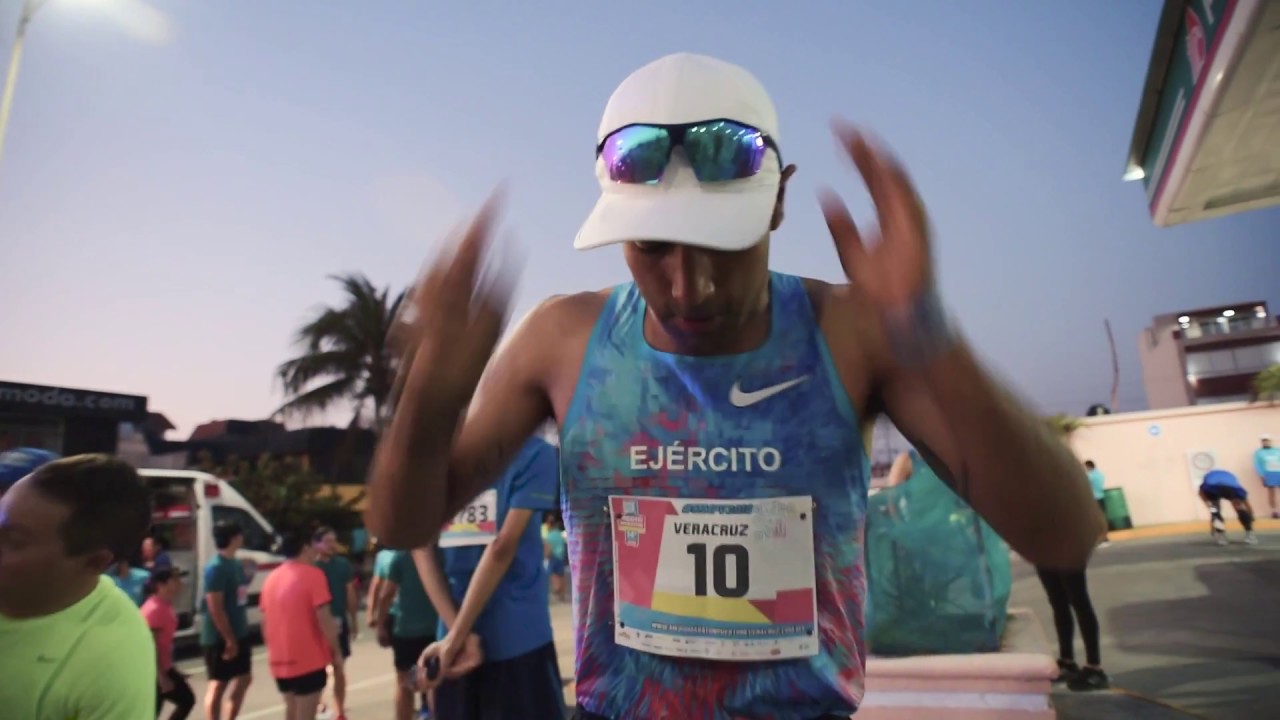Gana Juan Luis Barrios en Medio Maraton Veracruz 2018