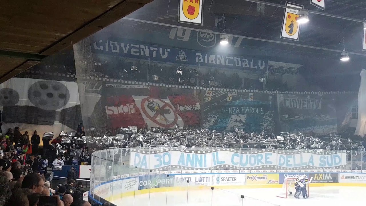 Spettacolare coreografia della Curva Sud Ambrì (HCAP-HCL 13.11.18)