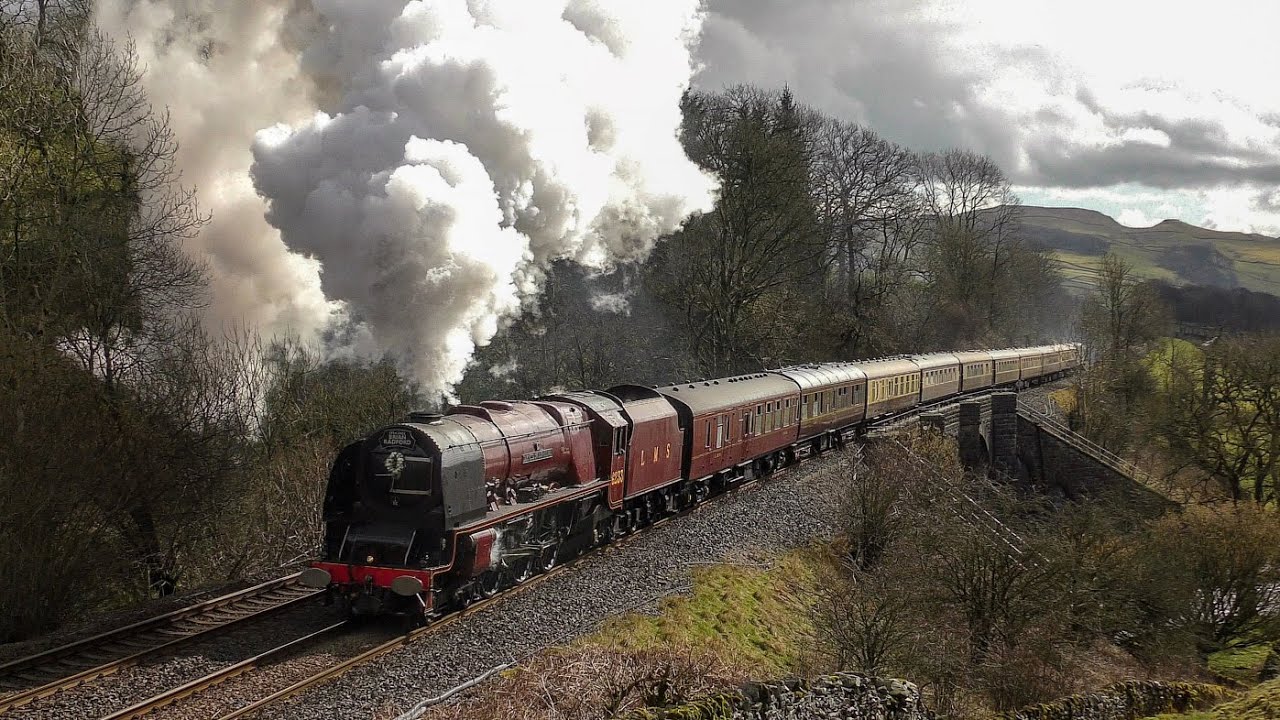 LMS 6233 -  The Lady In Red Returns To The S&C In Full Glory !
