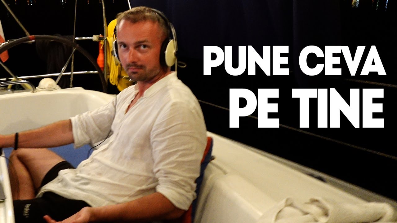 Nu mă pot concentra când mă filmezi dezbrăcată....