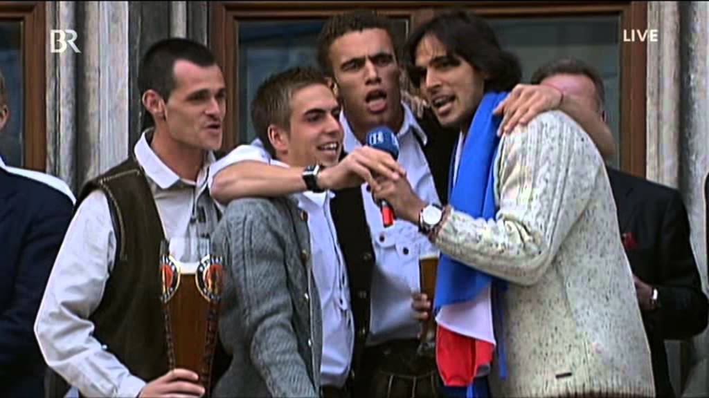 FC Bayern - Meisterfeier vom Marienplatz 2013 | Part 2/9