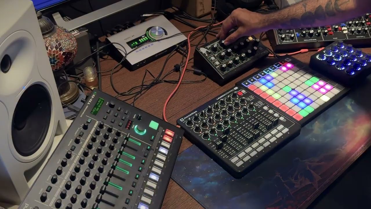 Deep Techno Live Hybrid Set | Dooja