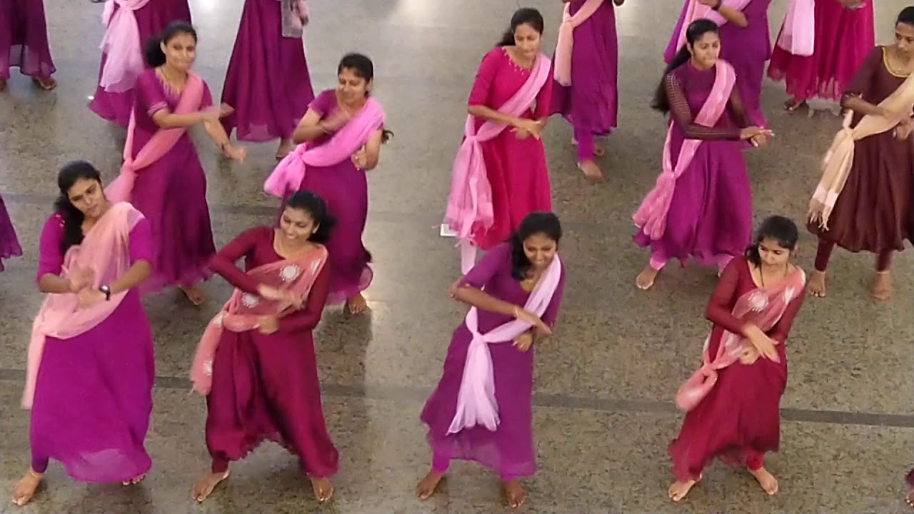 Amazing flashmob@hilite mall kozhikode by Mims college of nursing