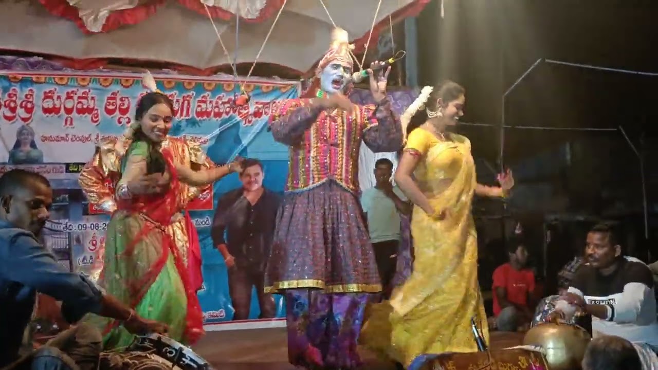 ||Andra famous burrakatha||srikakulam sravani team Racha Racha||