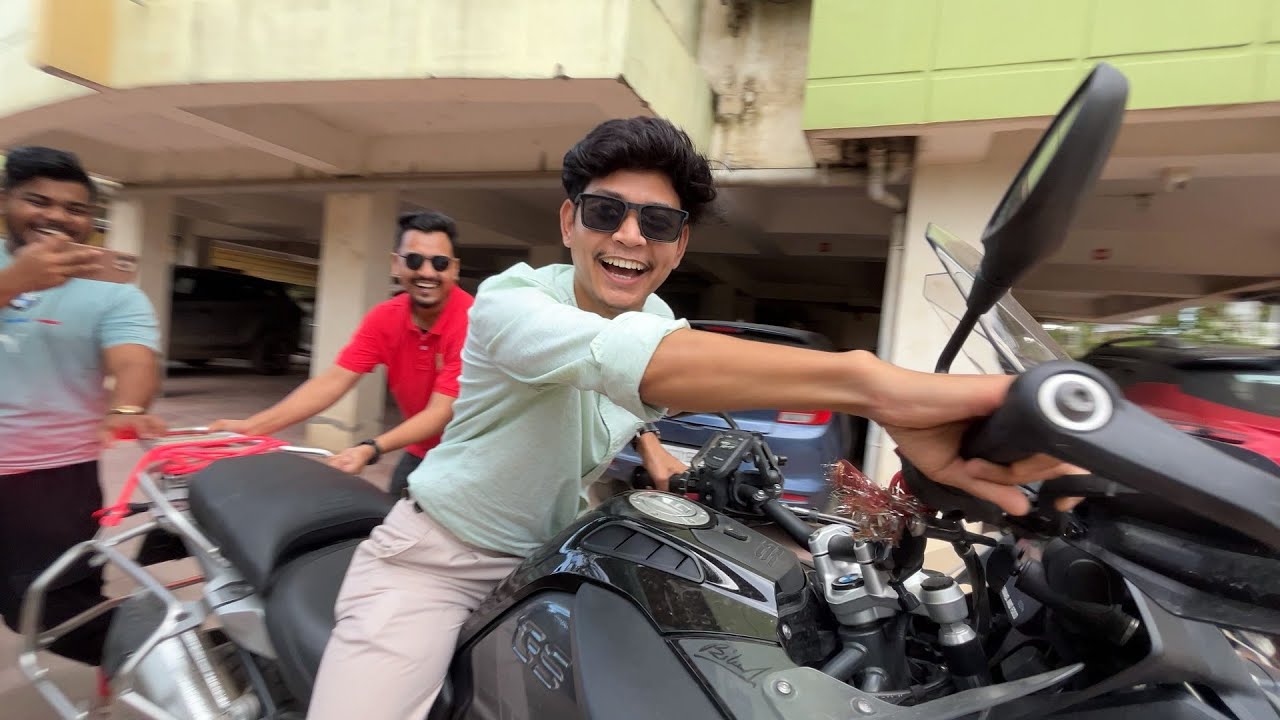 আজি Bikash Daa ৰ BMW চলাই দিলো 😊