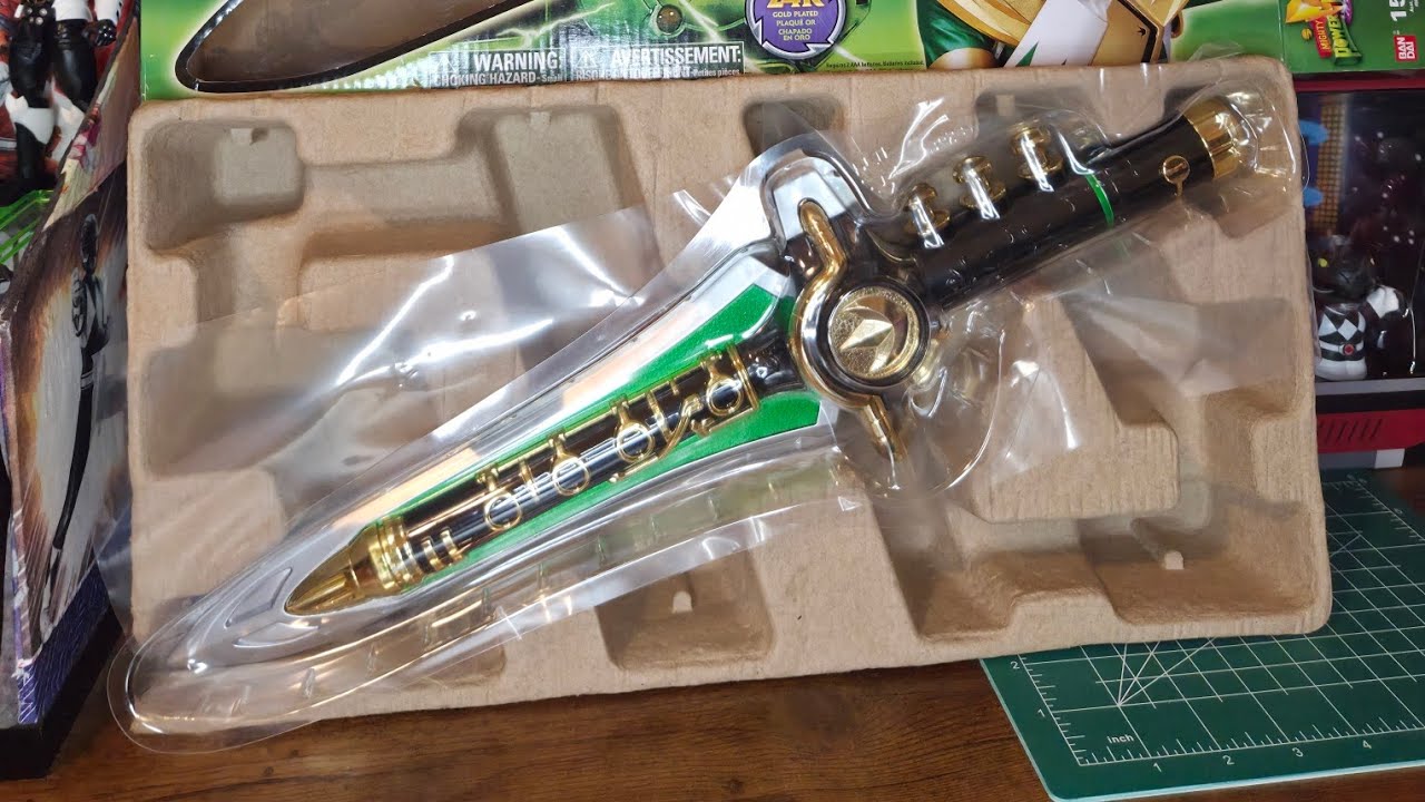 Review of the $400 Bandai Legacy Collection 24K Dragon Dagger from the 20th Anniversary of MMPR