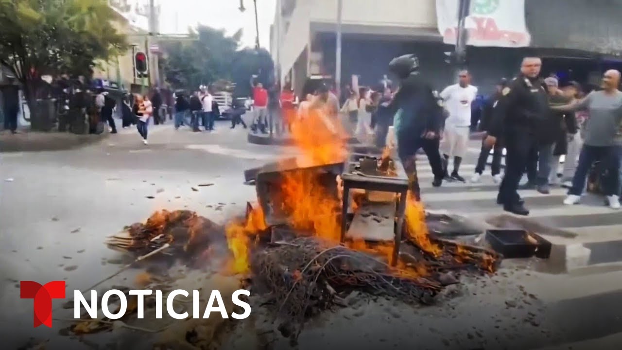 Aumento de desalojos en Ciudad de México lleva a decenas de familias a la calle | Noticias Telemundo