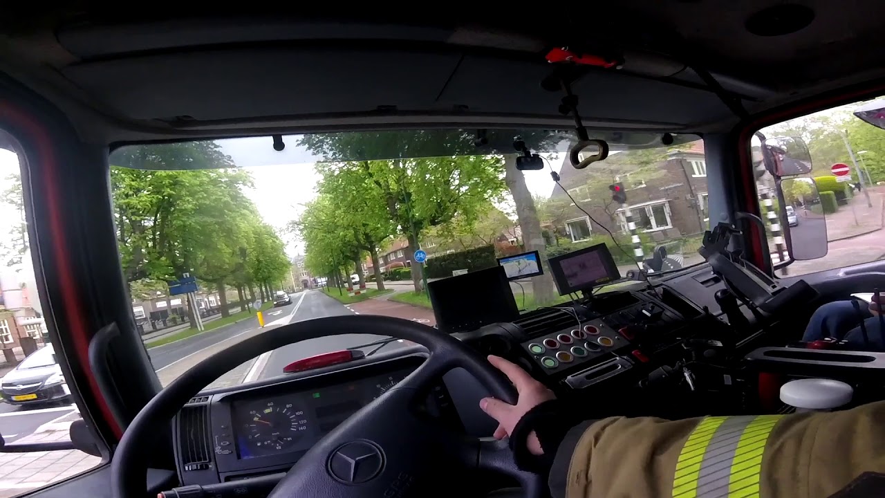 Brandweer Den Oever - Brandweerchauffeur rijvaardigheidstraining
