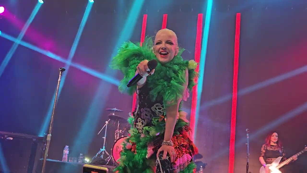 GARBAGE - I THINK I'M PARANOID - LIVE, TERRA SP 22/03/25
