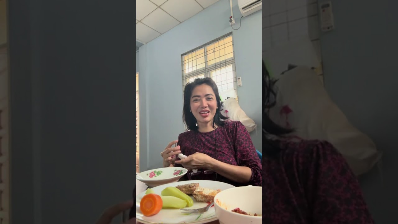 မြန်မာပြည်ပြန်ရောက်ပြီးဆိုတော့ ထုံးစံအတိုင်းပေါ့ စားကြပါအုံး