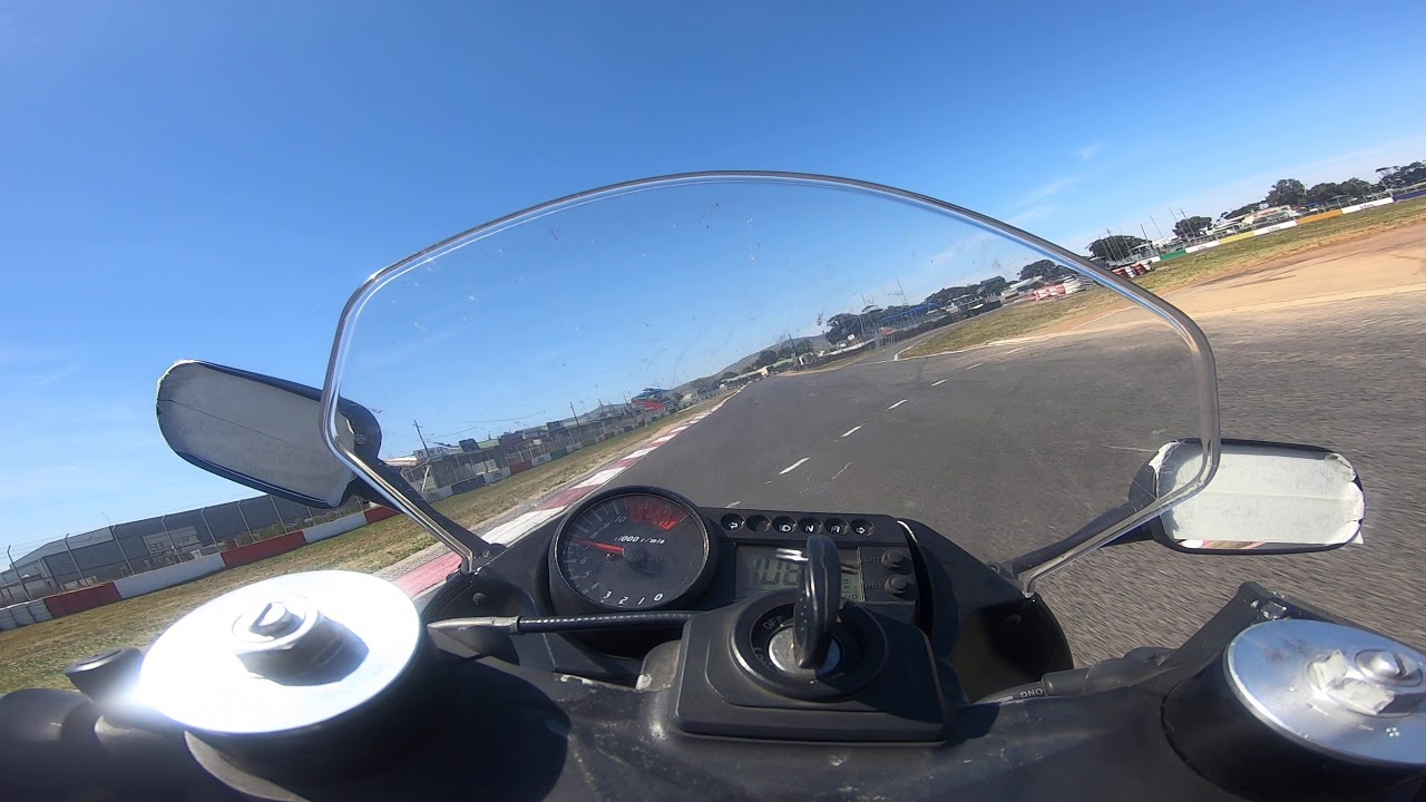 Hyosung GT650R Hits the track RAW TEASER