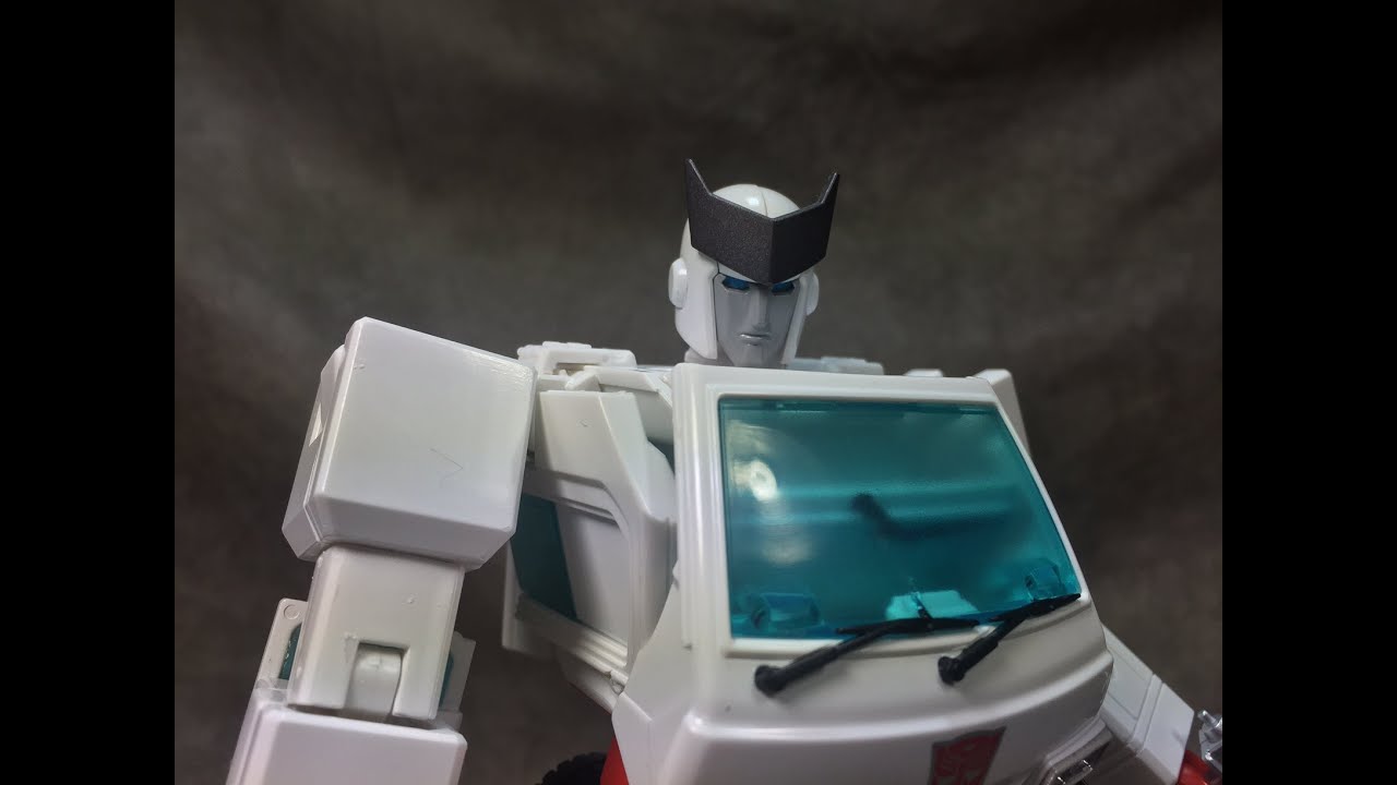 Трансформеры Takara Tomy Шедевр Рэтчет