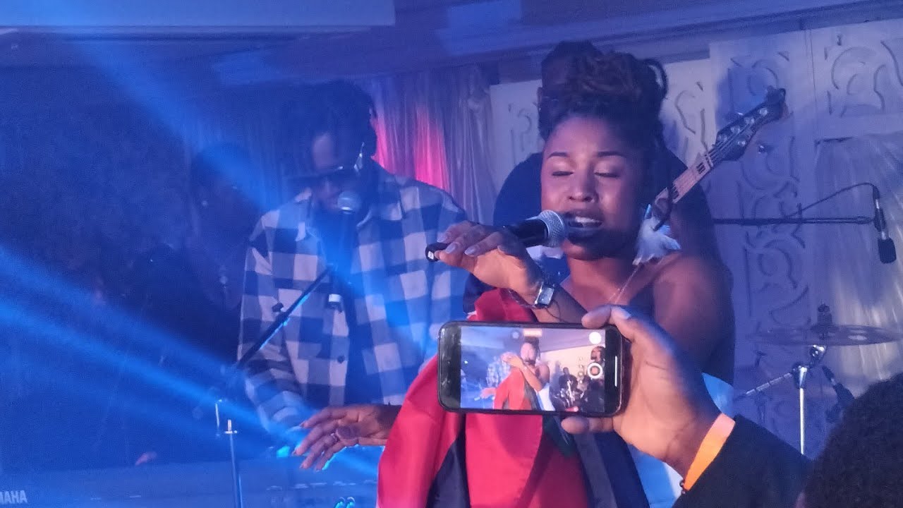 @tafamisoleil en concert à Paris pour la 1ère fois gen leu atis la prend lwa