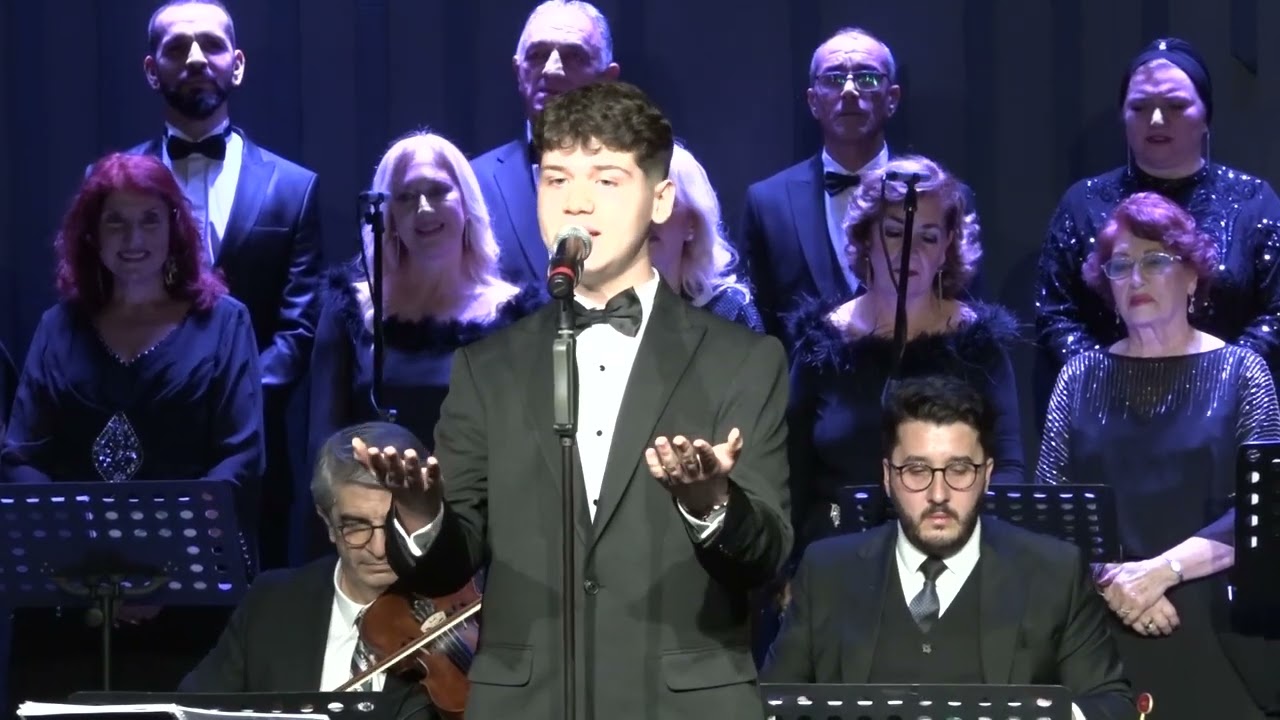 Emir Doğan -  Çiçek nedir görmeden bozkırlara dalmışsan.