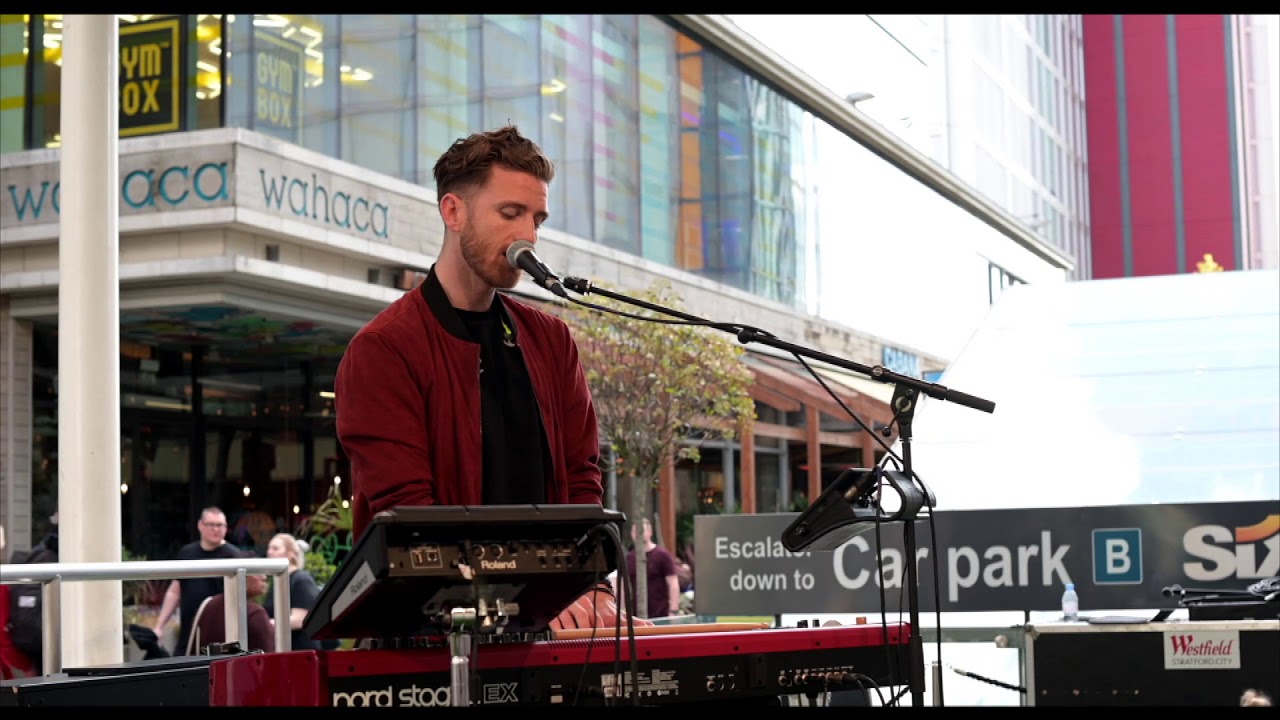 Ariana Grande - Into You (LIVE at Westfield Presents)