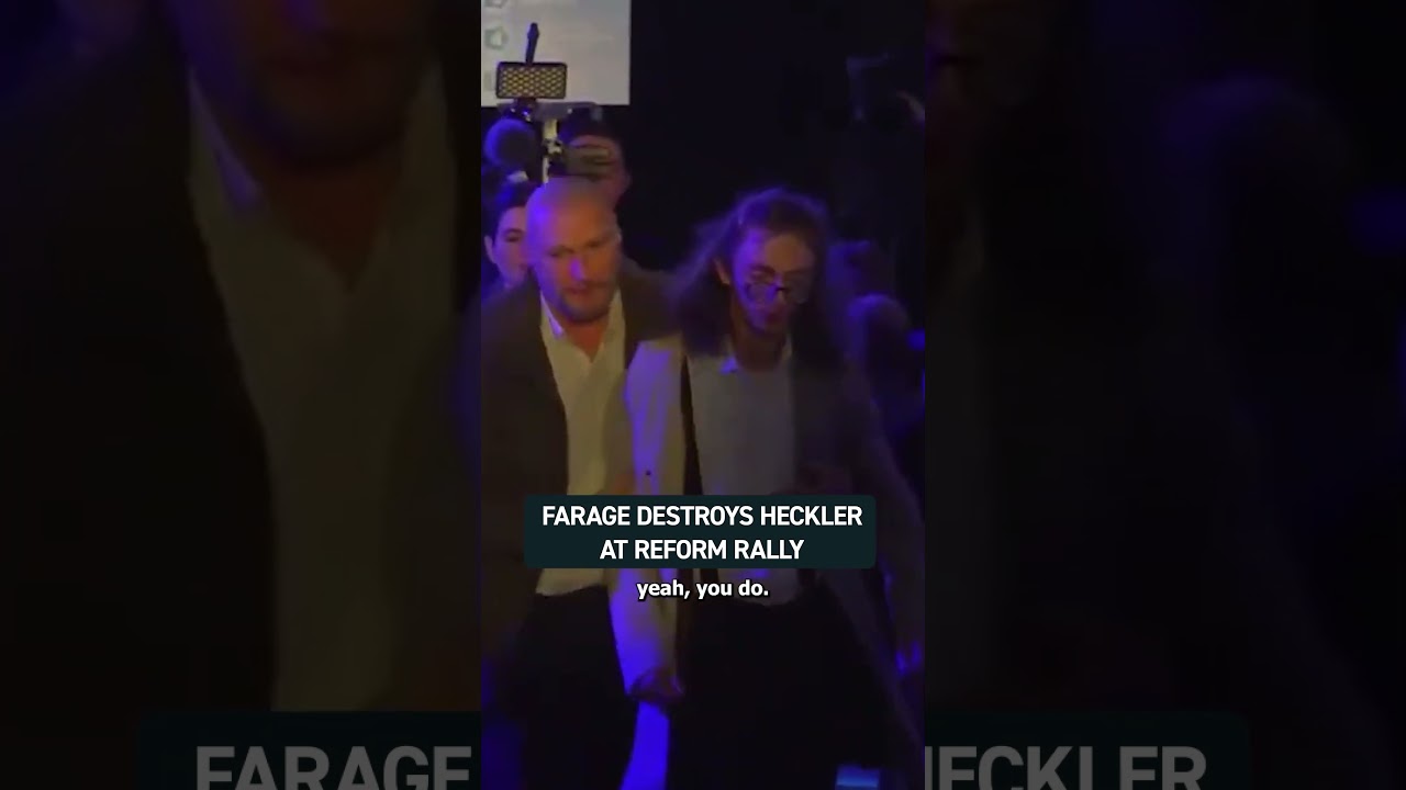 Nigel Farage didn't waste any time taking on a heckler who shouted at him during a Reform rally 😂