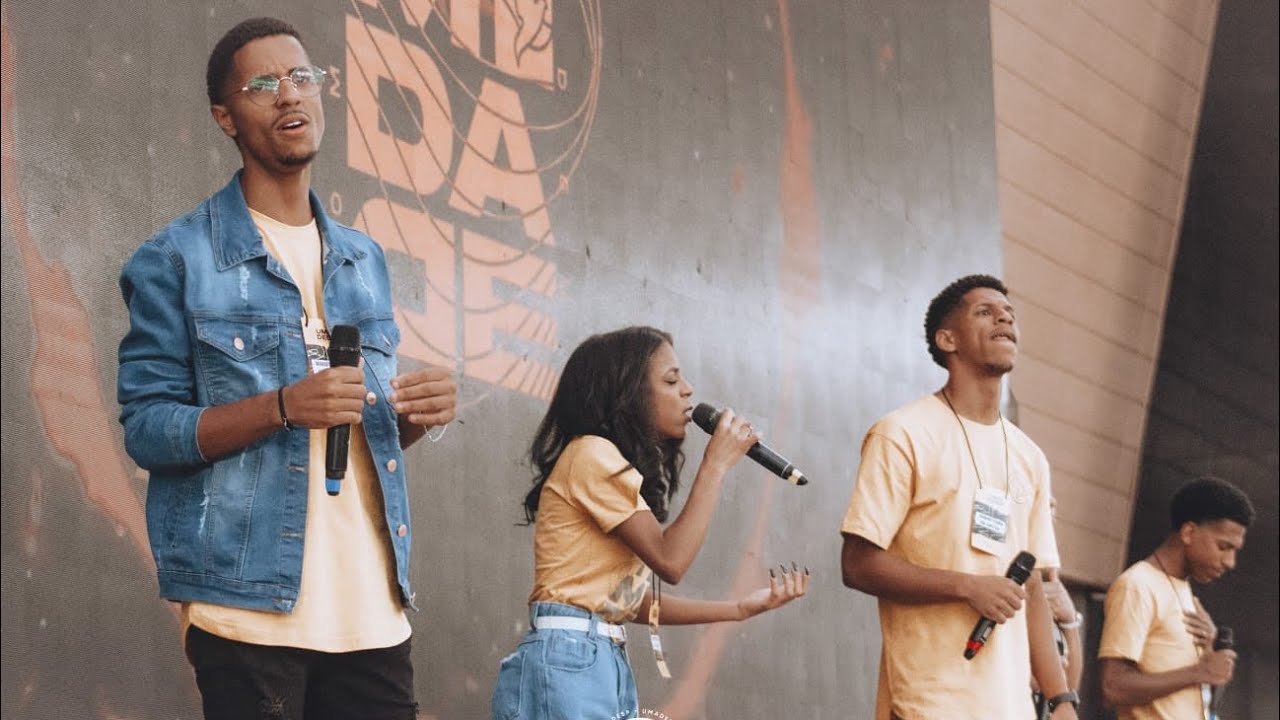 QUE PRESENÇA É ESSA?! 🔥 Medley Pentecostal - UMADESP