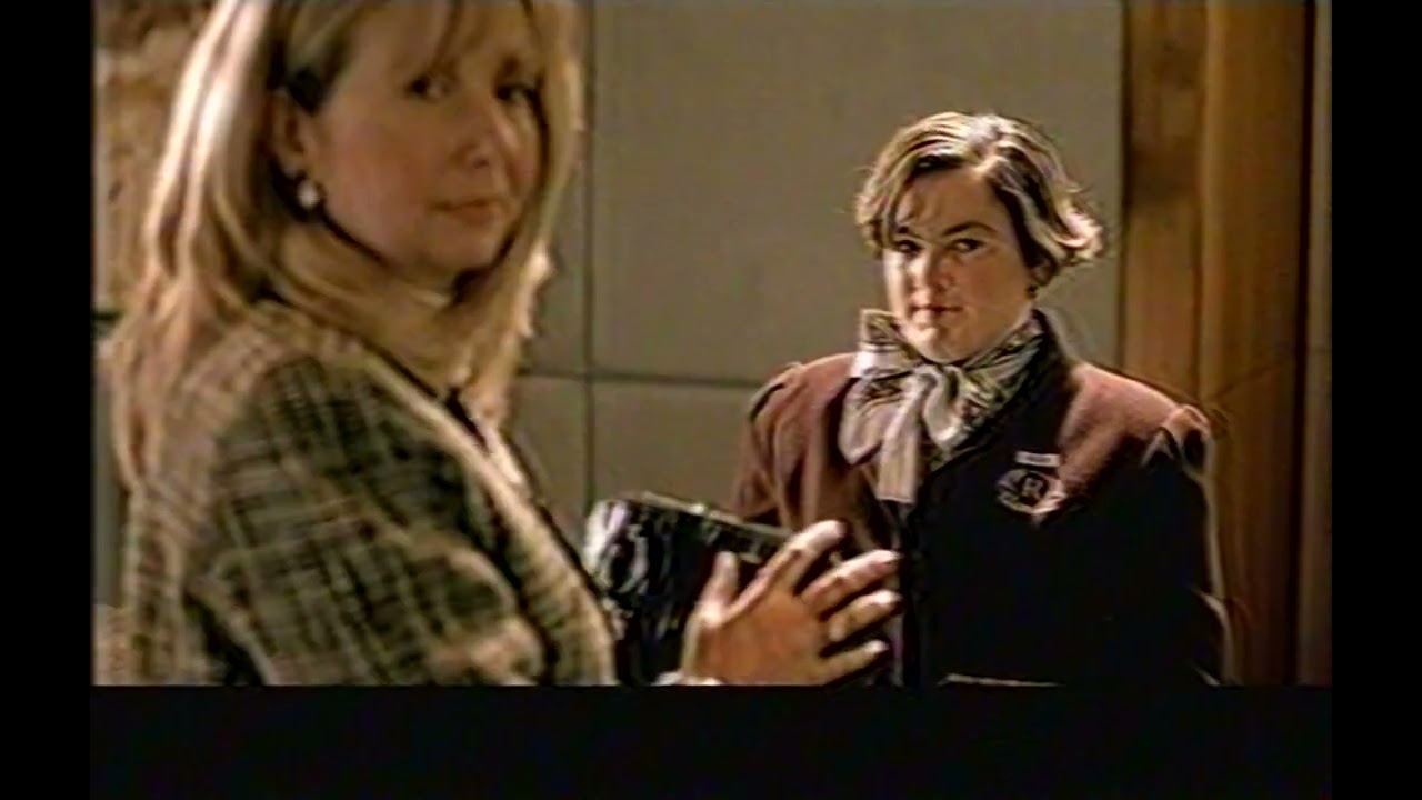 NZ TV Commercial - Kellogg's Crunchy Nut Clusters (2006)