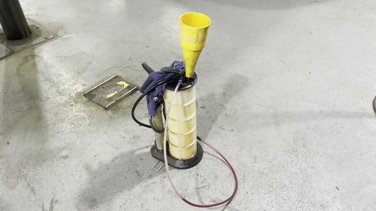 Инструкции по замене трансмиссионной жидкости в гибридном вариаторе Lexus ES300h 2019–2024 годов ...