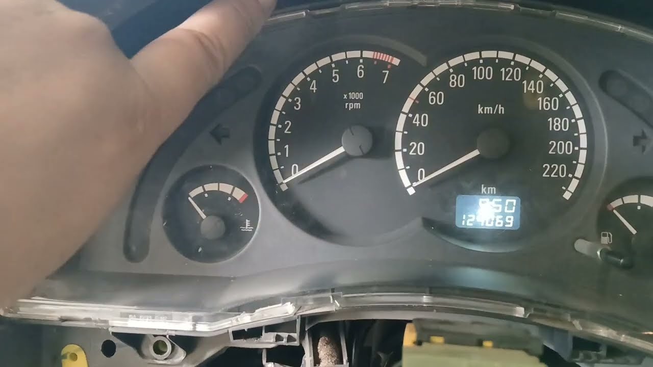 como desmontar o painel do meriva