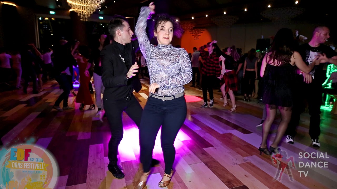 Emek Yeter & Simay Mirgen - Salsa social dancing | EDF 2018