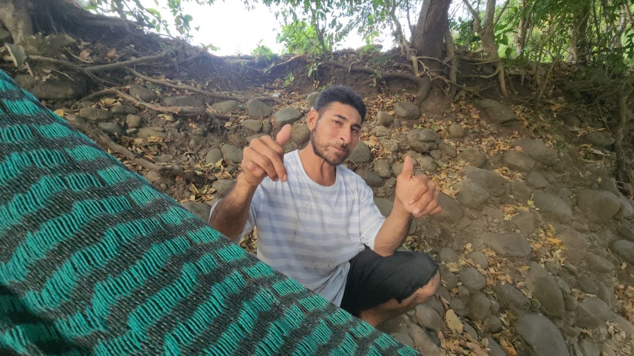 Asi vive Rambito a la orilla del río🥺nos explica cuánto tiempo lleva viviendo aquí😨