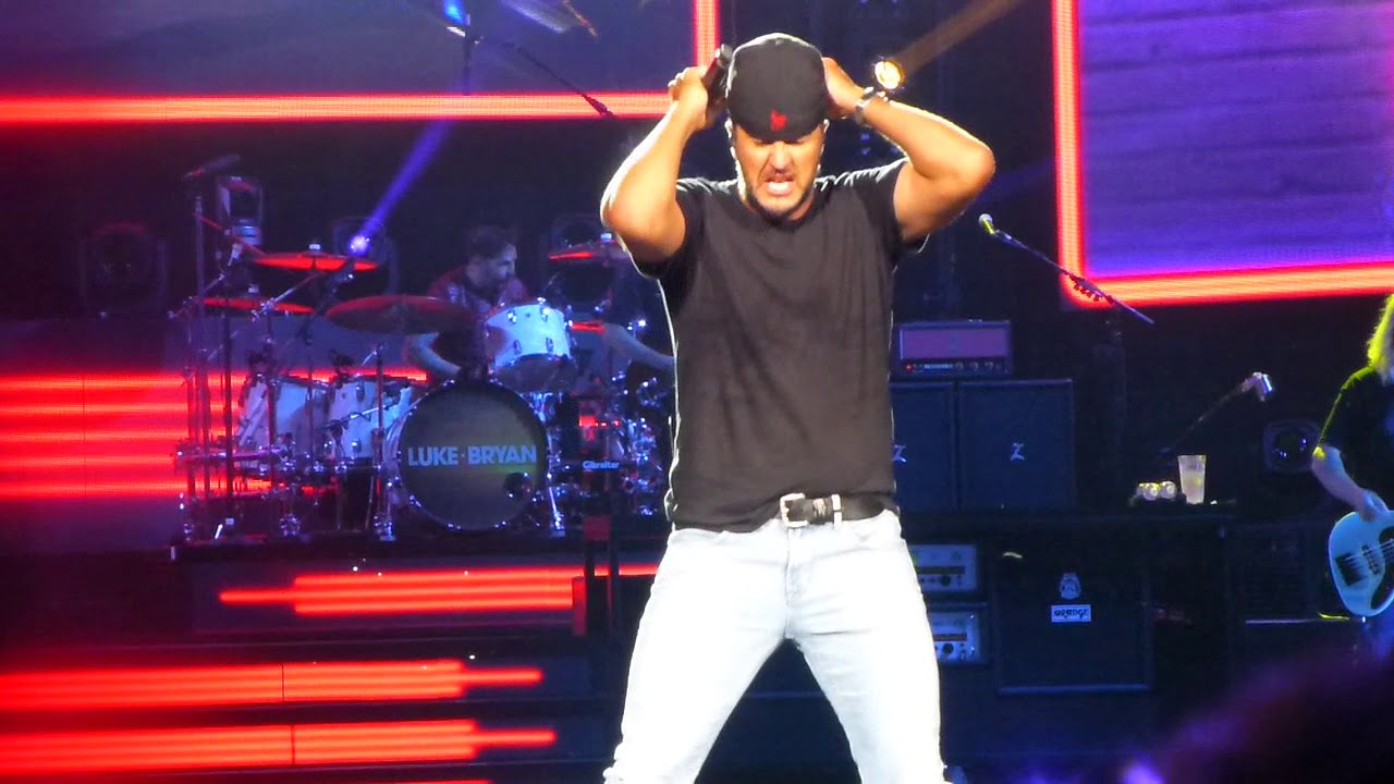 Knockin' Boots by Luke Bryan